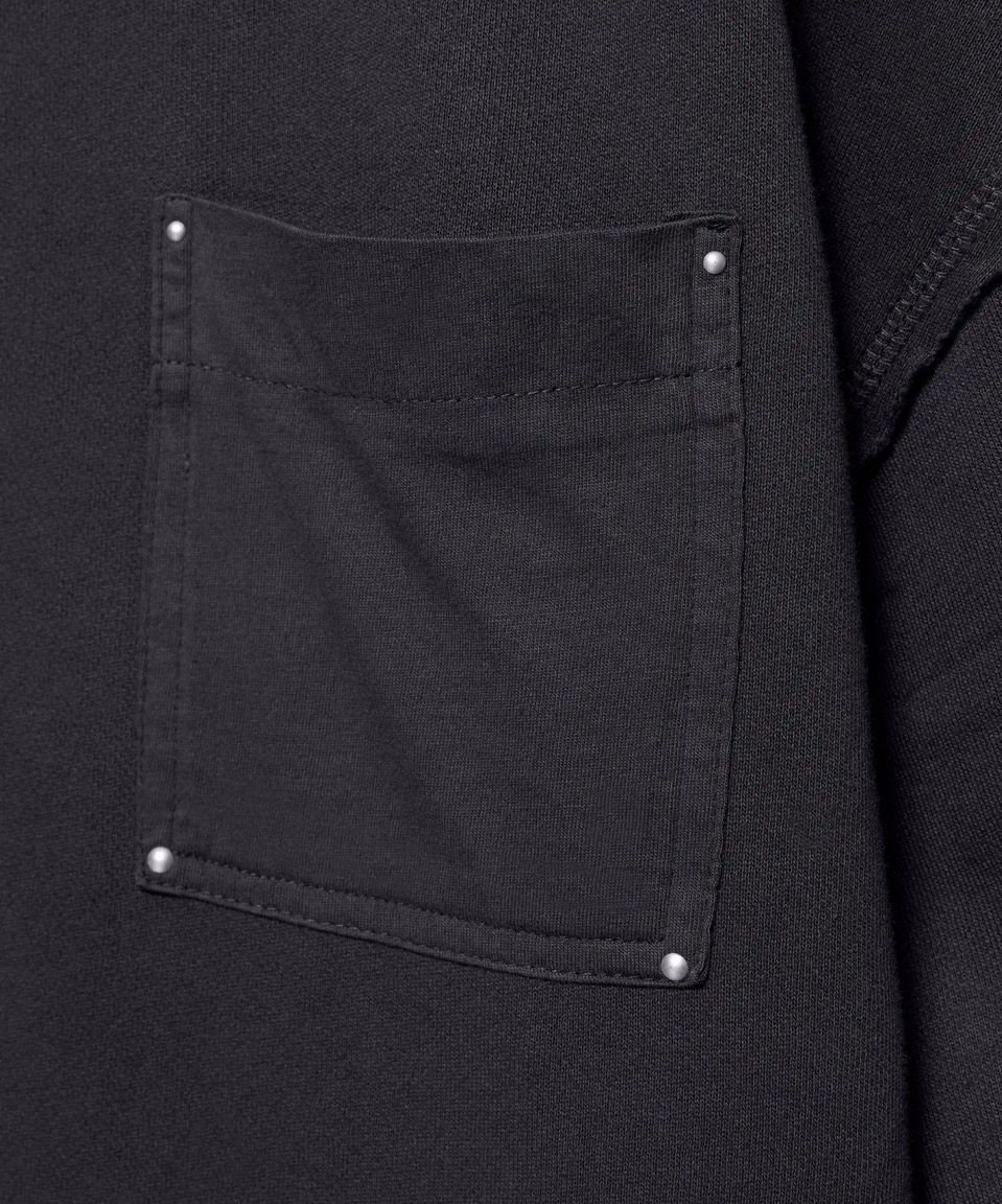 Oversize T-shirt with stud pocket