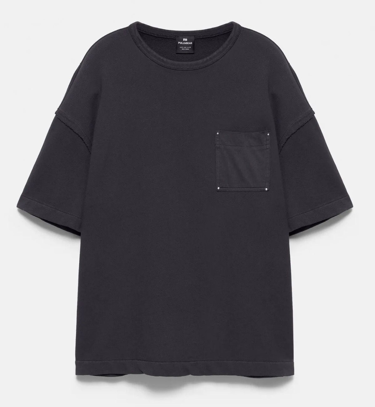 Oversize T-shirt with stud pocket